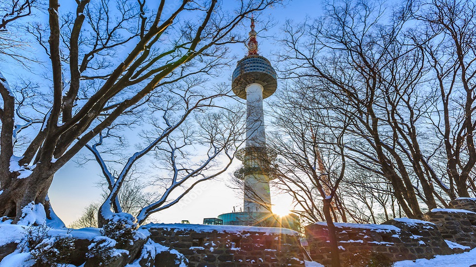 Th&aacute;p Namsan