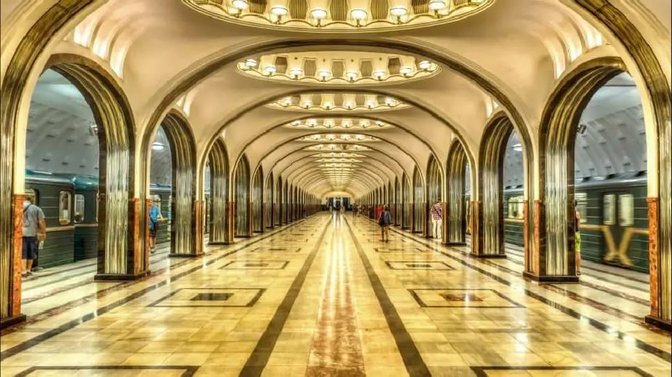 Ga t&agrave;u điện ngầm metro Moscow