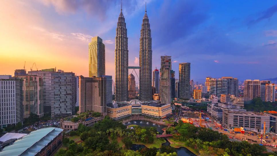  Th&aacute;p đ&ocirc;i Petronas Towers 
