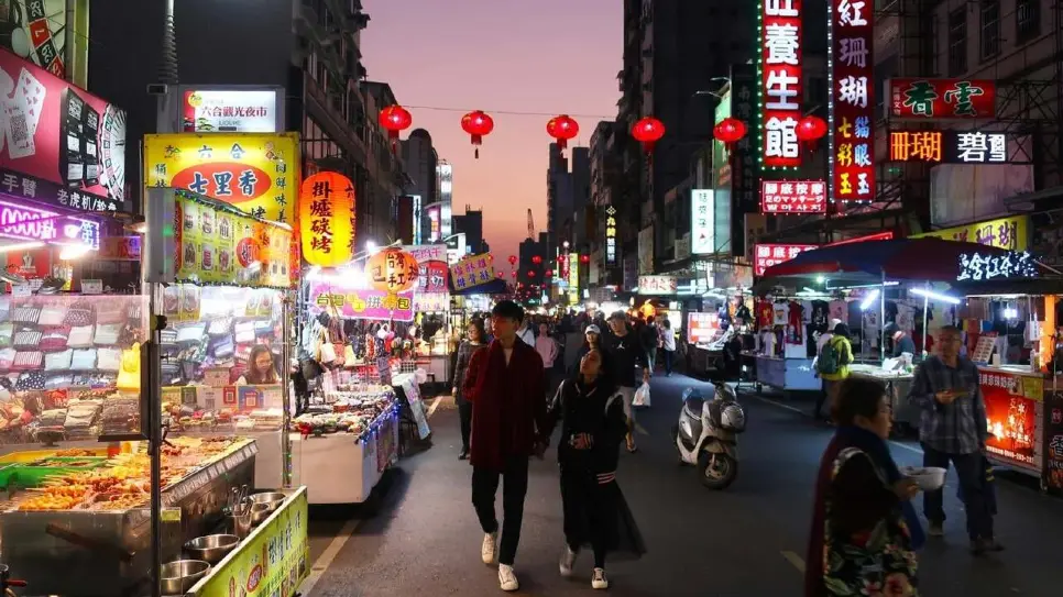 Chợ đ&ecirc;m Lục Hợp