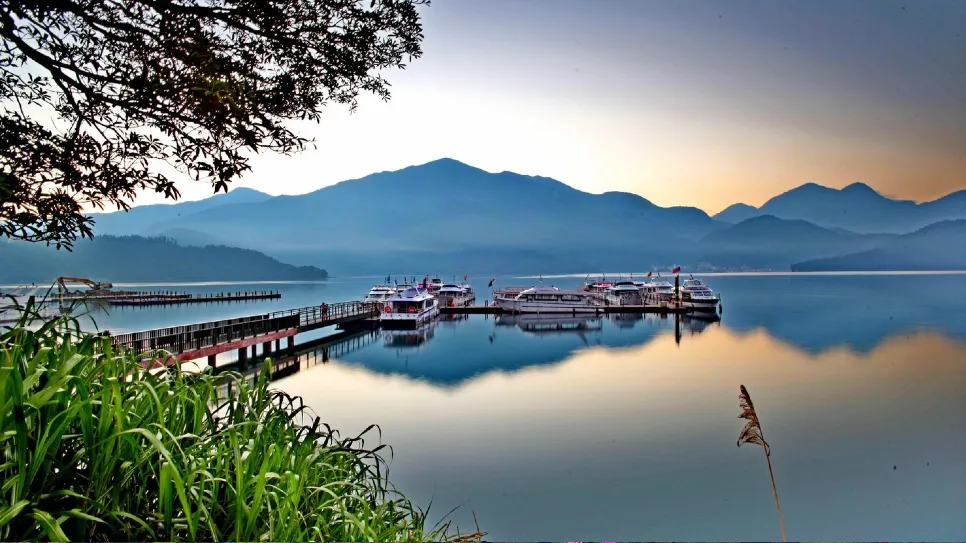 Hồ Nhật Nguyệt