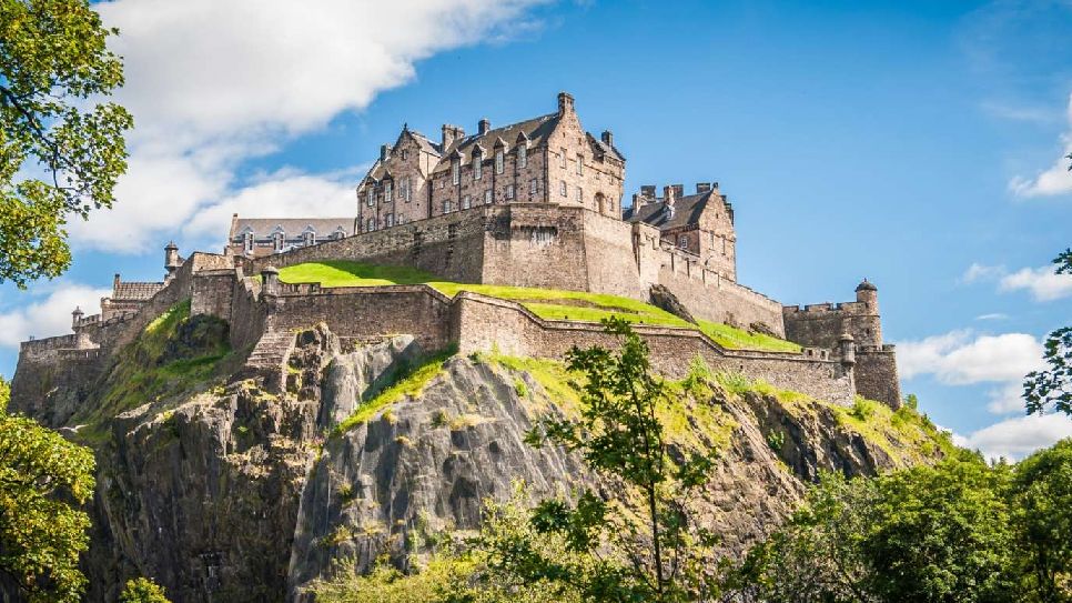L&acirc;u đ&agrave;i Edinbugh