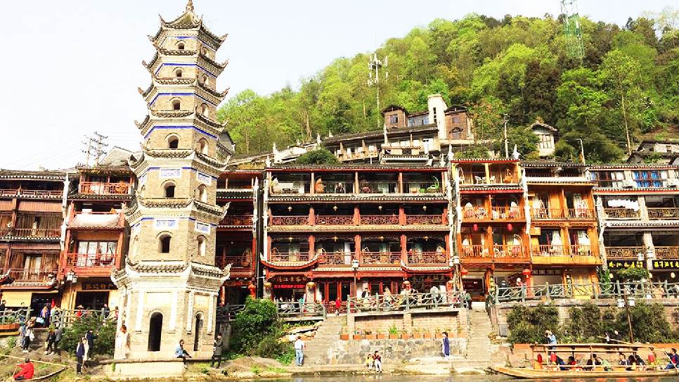  Th&aacute;p Vạn D&acirc;n