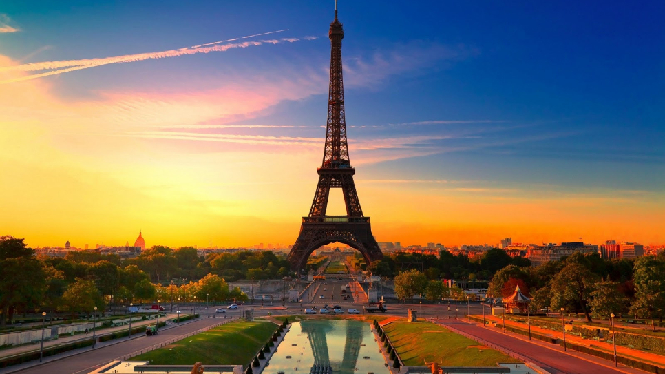 Tháp Eiffel - niềm tự hào của người dân Pháp và Paris
