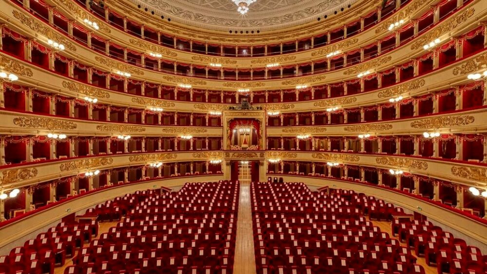 Bạn sẽ cho&aacute;ng ngợp trước sức chứa của nh&agrave; h&aacute;t Teatro della scala n&agrave;y đấy
