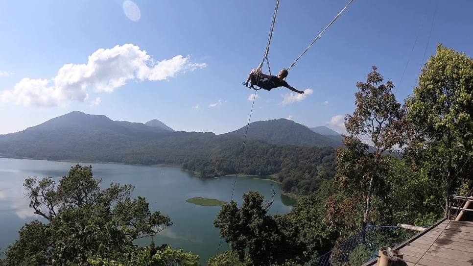 Chơi trò Bali Swing