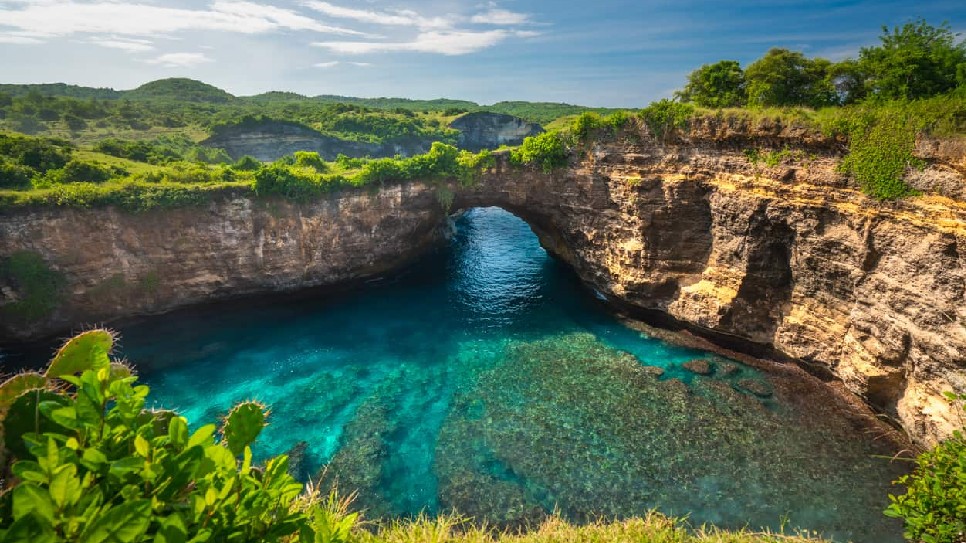 Vòm đá tự nhiên Broken Beach