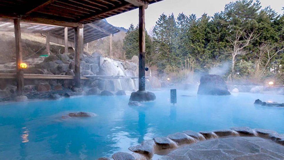 Hồ nước nóng Onsen