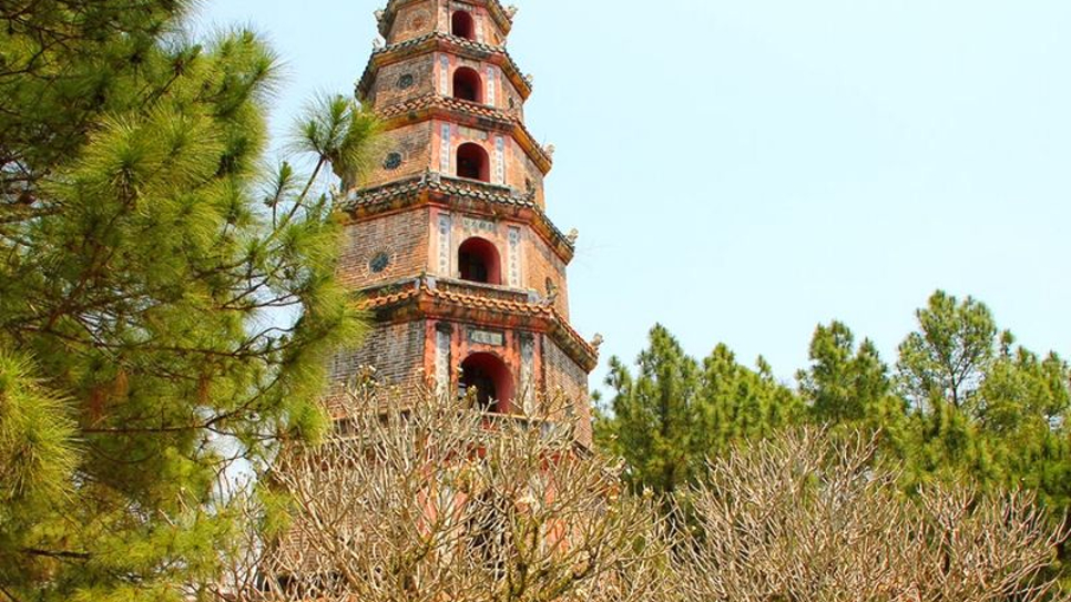 Vẻ đẹp oai nghi&ecirc;m của Ch&ugrave;a Thi&ecirc;n Mụ