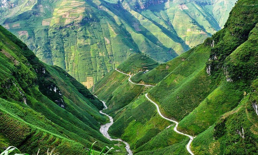 Toàn cảnh sông Nho Quế từ trên cao