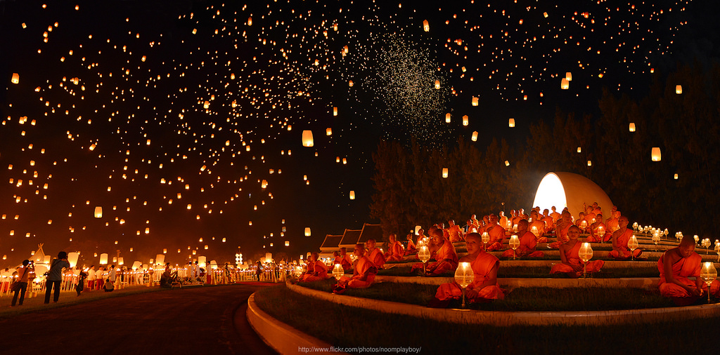  thả đ&egrave;n Loy Rathong