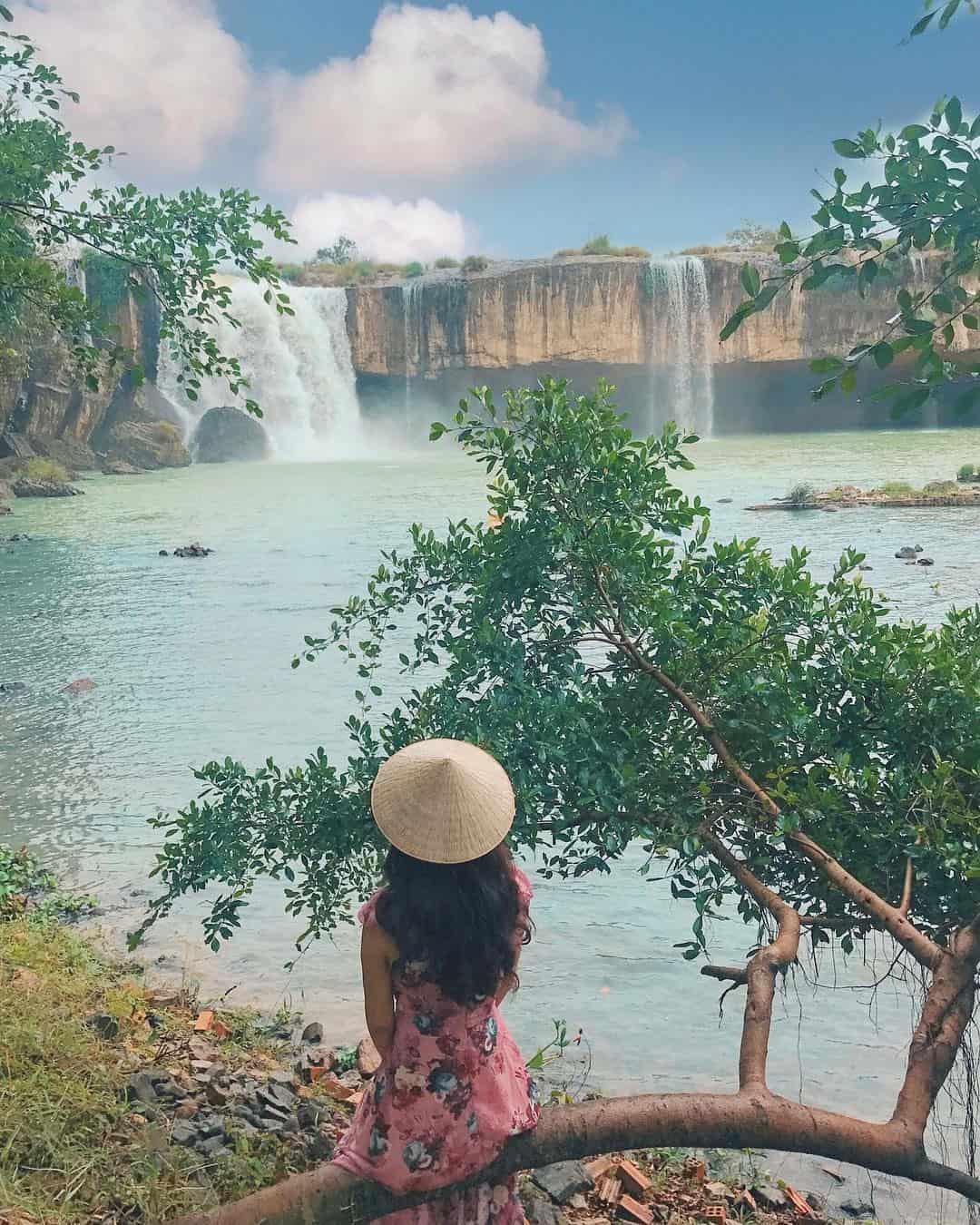 Chụp hình Thác Dray Nur
