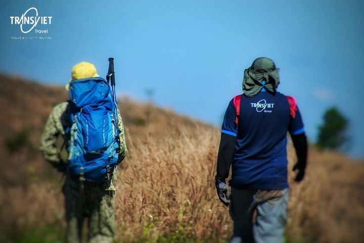C&ugrave;ng l&agrave; một loại h&igrave;nh đi bộ d&atilde; ngoại mạo hiểm những trekking, hiking kh&ocirc;ng giống nhau 
